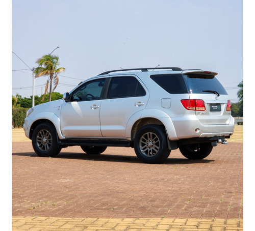 Toyota Hilux SW4 3.0 SRV 4X4 16V TURBO INTERCOOLER DIESEL 4P AUTOMÁTICO