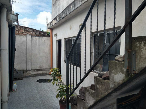 Oportunidad, Venta. Casa, Con Local Comercial Y Departamento Monoambiente Al Fondo, Ubicado En San Justo, La Matanza.