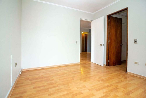 Imagen 12 de 18 de Vendo Departamento 2 Dormitorios 2 Baños Estacionamiento