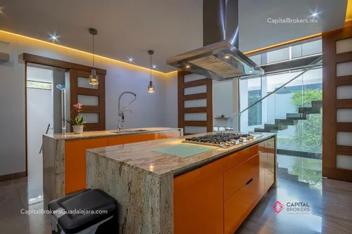 Casa De Lujo Con Alberca En Venta Zona Andares