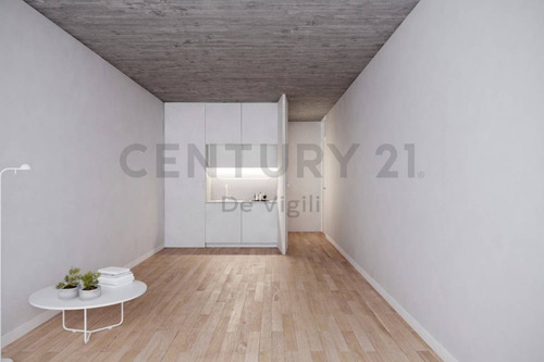 Imagen 5 de 8 de Departamento 2 Dormitorios Con Patio Y Galería En Abasto