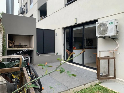 Vendo Con Renta Hermoso Apartamento En Nostrum Rosedal, 2 Dormitorios Y Amplio Patio Con Parrillero, Acepta Banco, Prado.