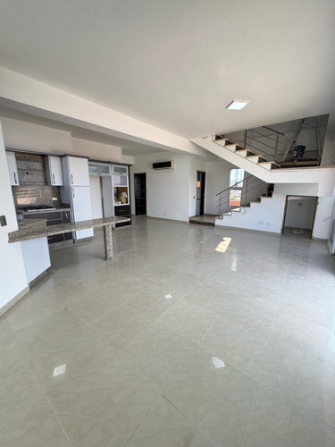 Cod: 276063 Apartamento Duplex En Alquiler. Residencias Risbel Garden, Urb. El Bosque, 1200$ Mml Solo Clientes