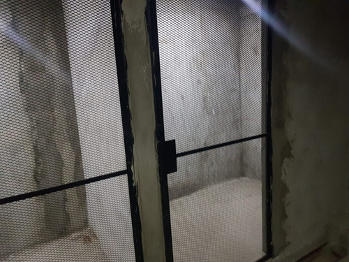 Imagen 6 de 8 de Cochera Mas Baulera En Venta Subsuelo - (san Miguel)