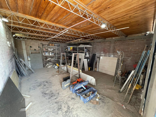 Venta Galpón Con Oficina Y Departamento Godoy Cruz