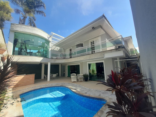 Sobrado 3 Suítes Mobiliado, Com Piscina, Sauna E Academia - Condomínio Fechado