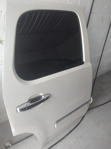 Puerta Trasera Derecha  Gmc Yukon 2010