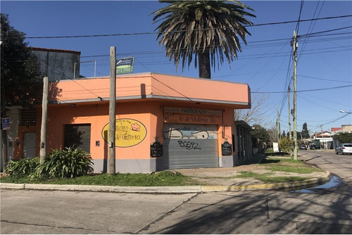 Casa En Venta A Reciclar Con Local Alquilado
