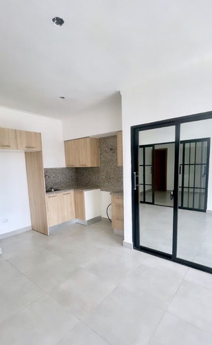 Evaristo Morales - Apartamento De 1 Hab + Estudio