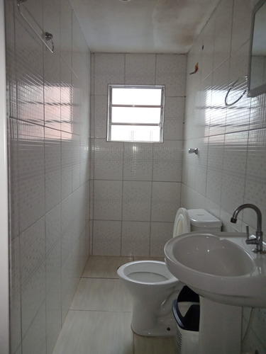 Casa1 São 4 Cômodos Casa2 São Dois Cômodos E 1 Banheiro