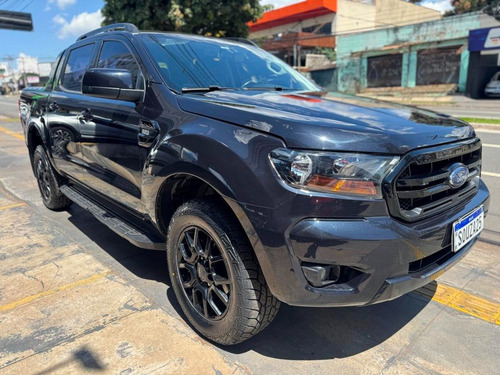 Ford Ranger 2.2 Black Cab. Dupla 4x2 Aut. 4p Automática sequencial