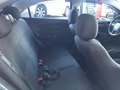 Imagem 6 de 8 de Chevrolet Onix Joy 1.0 Branco