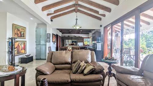Finca Independiente Con Hermosa Casa En Pontezuela Rionegro