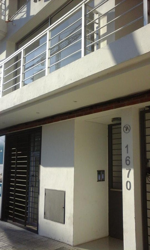 Local Con Garage A Estrenar A Mts De 18 De Julio
