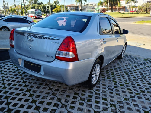 Toyota Etios Xls Sedan 4p M/t 2013 Sarthou