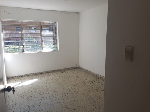 Imagen 3 de 17 de Excelente Oportunidad Casa Esquinera 2 Pisos Mas Terraza