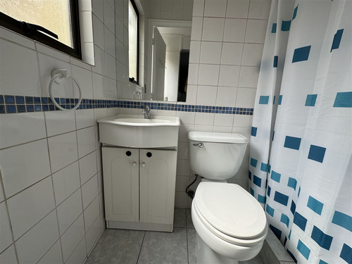 Casa En Arriendo De 5 Dorm. En Huechuraba