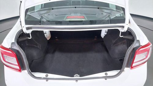 Imagen 19 de 21 de Renault Logan 1.6 Authentique 85cv