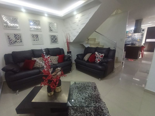 Town House En Conjunto Residencial Villa Florencia 2, Tazajal, Naguanagua. Foth- 426 Fg