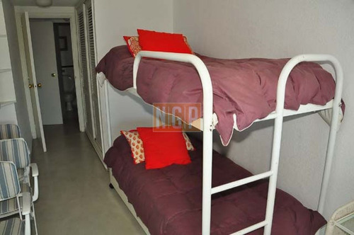 Imagen 22 de 30 de Apartamento En Mansa, 3 Dormitorios