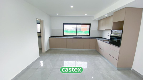 Imagen 6 de 30 de Casa En Venta En Barrio Plaza, Terralagos, Canning