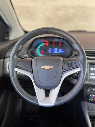 Chevrolet Onix ONIX HATCH LT 1.0 8V FlexPower 5p Mec.
