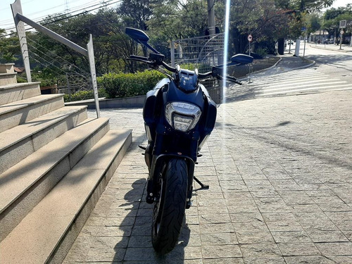 Imagem 2 de 8 de Ducati Diavel Dark