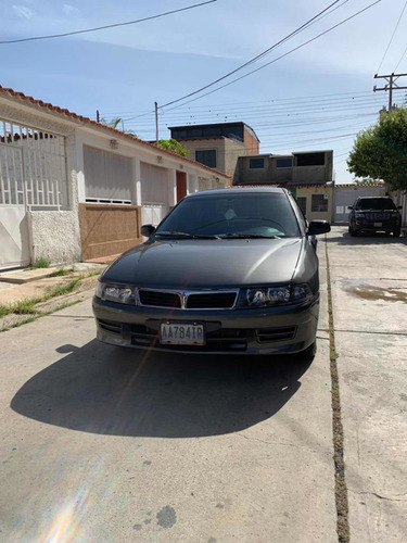 Imagen 3 de 13 de Mitsubishi Signo Full Equipo