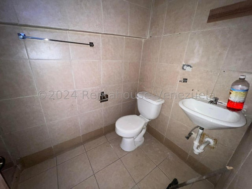 Ana Torres. Local Comercial En Venta 24-22288 En Chuao