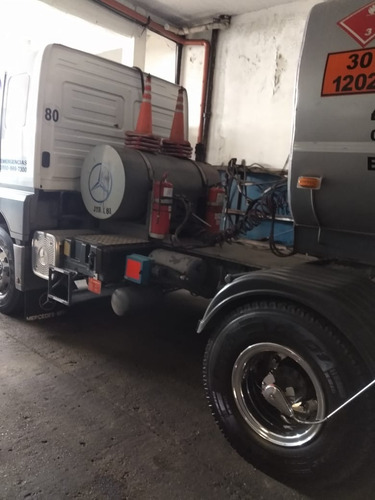 Imagen 2 de 4 de Mercedes Benz Axor 1933 S Chasis Con Cabina Dormitorio