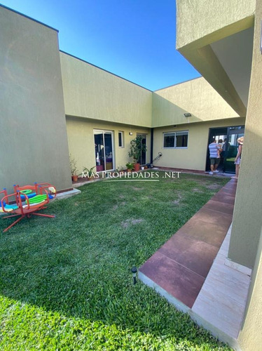 Imagen 8 de 14 de Casa En Venta En Berazategui Hudson Chico 4 Ambientes
