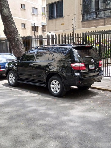 Bella Camioneta Toyota Fortuner 2011 Unico Dueño