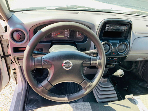 Imagen 11 de 15 de Nissan Np300 2013 2.4 Estacas Dh Mt