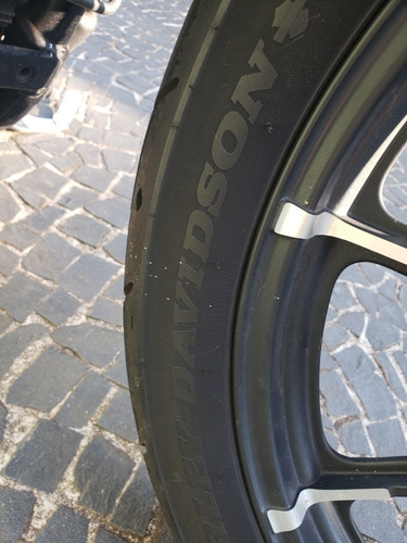 Imagem 3 de 10 de Harley Davidson Iron 883