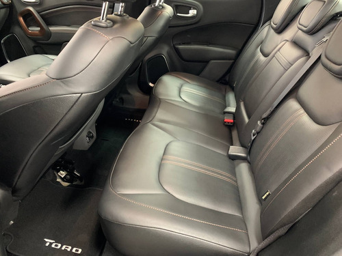 Imagem 8 de 12 de Fiat Toro 2.0 16v Turbo Diesel Volcano 4wd At9
