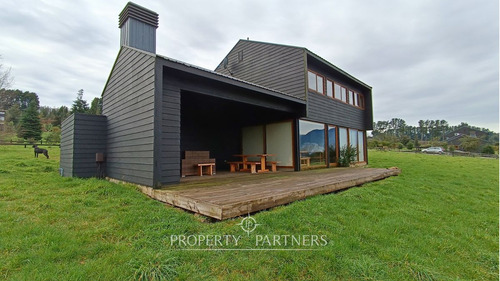 Casa En Exclusivo Condominio En Panguipulli