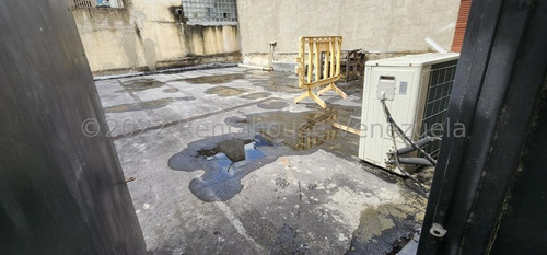 Imagen 24 de 28 de Sabana Grande Edifico Dde Oportunidad Listo Para La Venta.. Locales Comerciales Y Oficinas Con Su Baño..! Carlos Zambrano 0424 283 6665 Codigo: Mls #23-4780