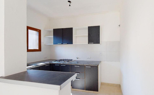 Imagen 8 de 24 de Duplex Venta 2 Dormitorios, 2 Baños Y Terreno 100 Mts 2 - Manuel B Gonnet