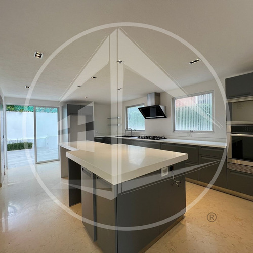 Espectacular Residencia De Lujo En Venta En Prado Largo 3 Habitaciones, 4 Baños Y 450m2 De Construcción