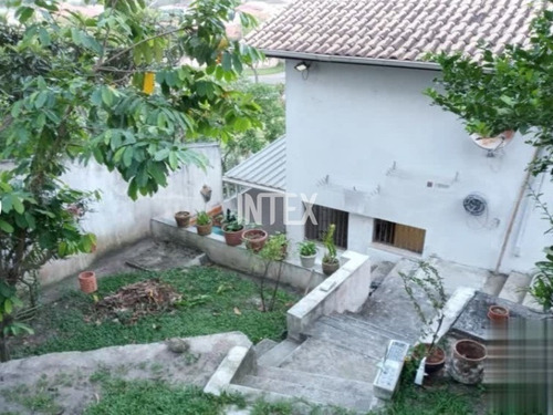 Imagem 22 de 25 de Ótima Casa Próximo A Praia, Em Rua Tranquila Com 4 Quartos, 3 Suítes, 2 Garagens, Interfone, 260 Metros Dentro De Camboinhas. - Ca00614 - 69814636