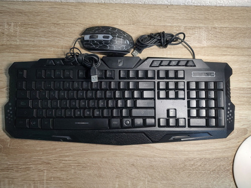 Kit Gamer Con Teclado Y Mouse Alámbricos Green Leaf 18-8300 