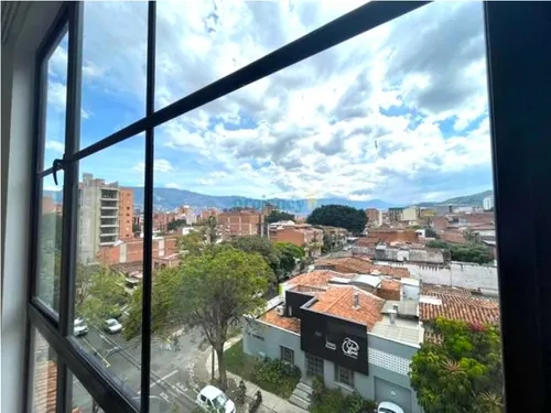 Venta Edificio En Laureles Ideal Para Airbnb, Con Suites Y Terraza