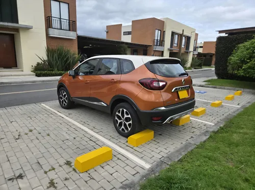 Renault Captur 2.0 Intens Automática