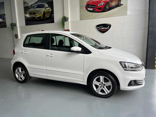 Imagen 9 de 14 de Volkswagen Fox 2015 1.6 Confortline Pack Saf