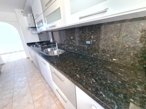 Imagen 20 de 25 de Fernando Guerrero Vende Apartamento En Urb El Bosque Res Vista Real