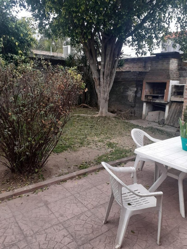 Imagen 6 de 20 de Casa Lote Propio De 3 Amb. + Dpto. Monoambiente Atras.-