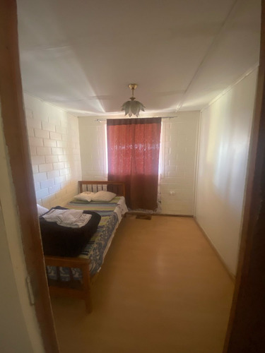 Casa Con Estacionamiento En Cauquenes, Maule