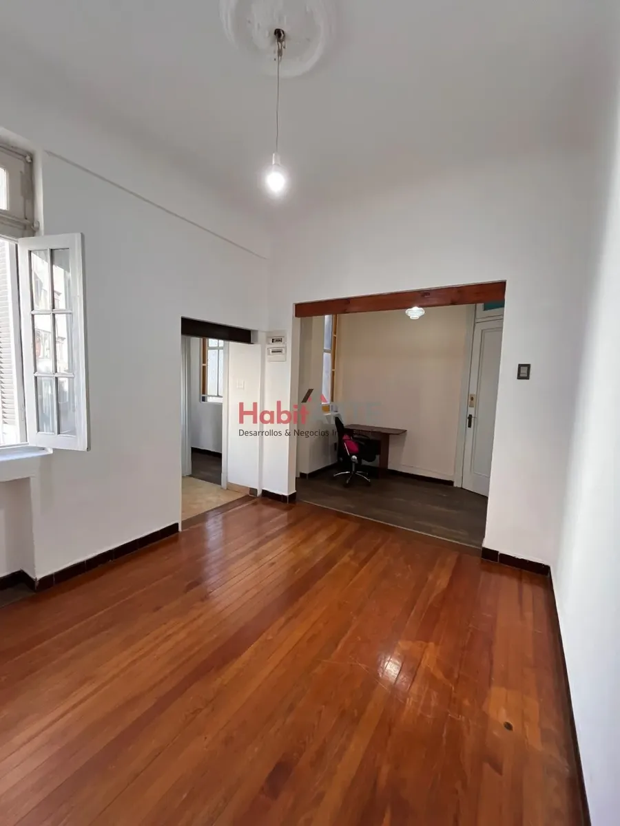 Apartamento En Alquiler Ubicado En El Centro De Montevideo De 1dormitorio · Foto 2