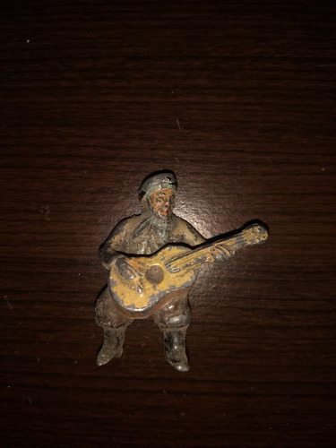 Gaucho Sentado Tocando La Guitarra Figura De Plomo Maquetas