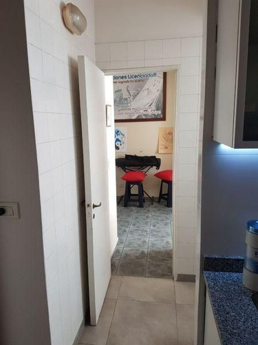 Muy Luminoso 3 Ambientes Con Dependencia, Oportunidad!!